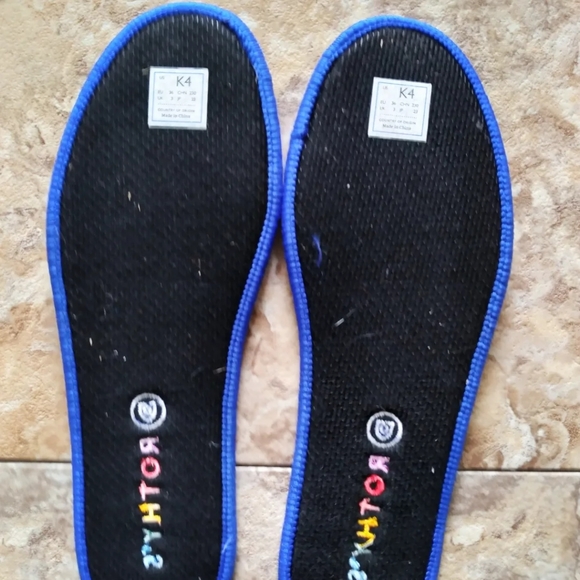 Rothy's Kids Flames slip-on sneakers, size 4 - Picture 7 of 9